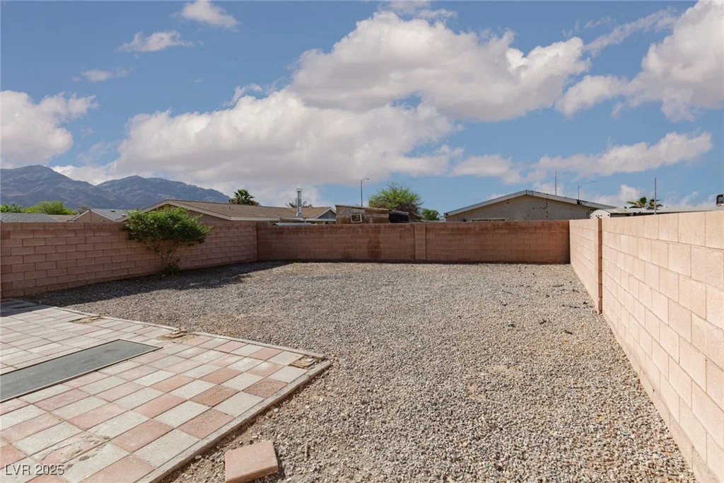 5919 Stone Hollow, Las Vegas, NV 89156