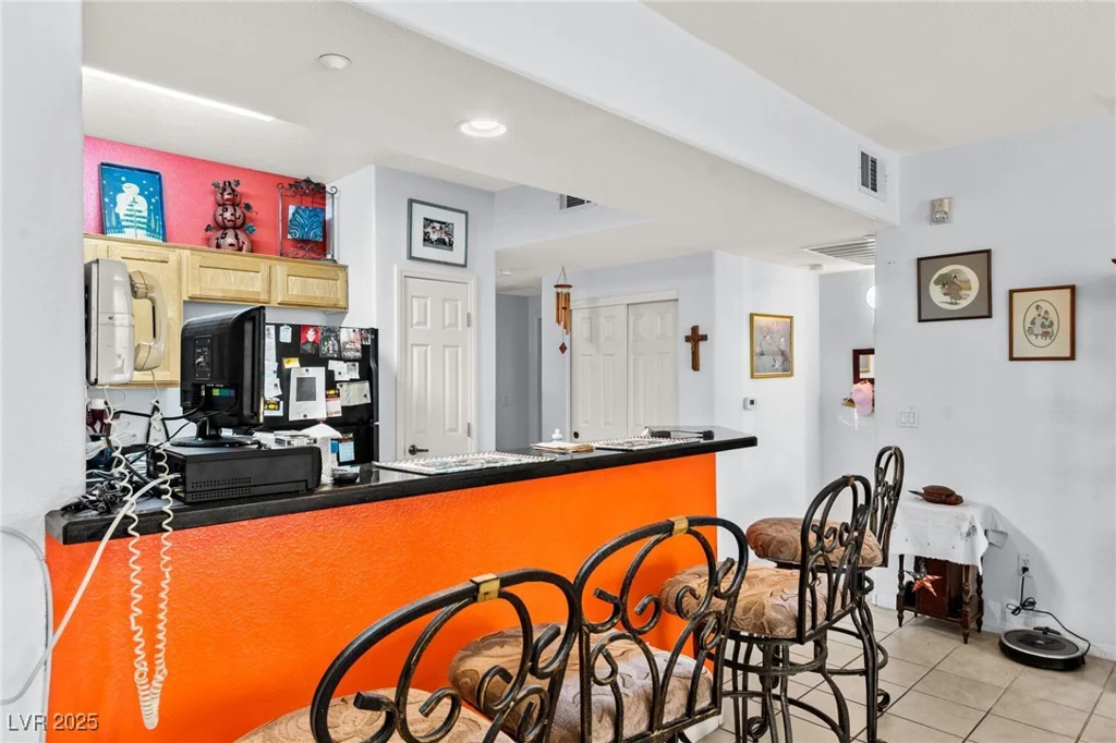 5855 Valley, North Las Vegas, NV 89031