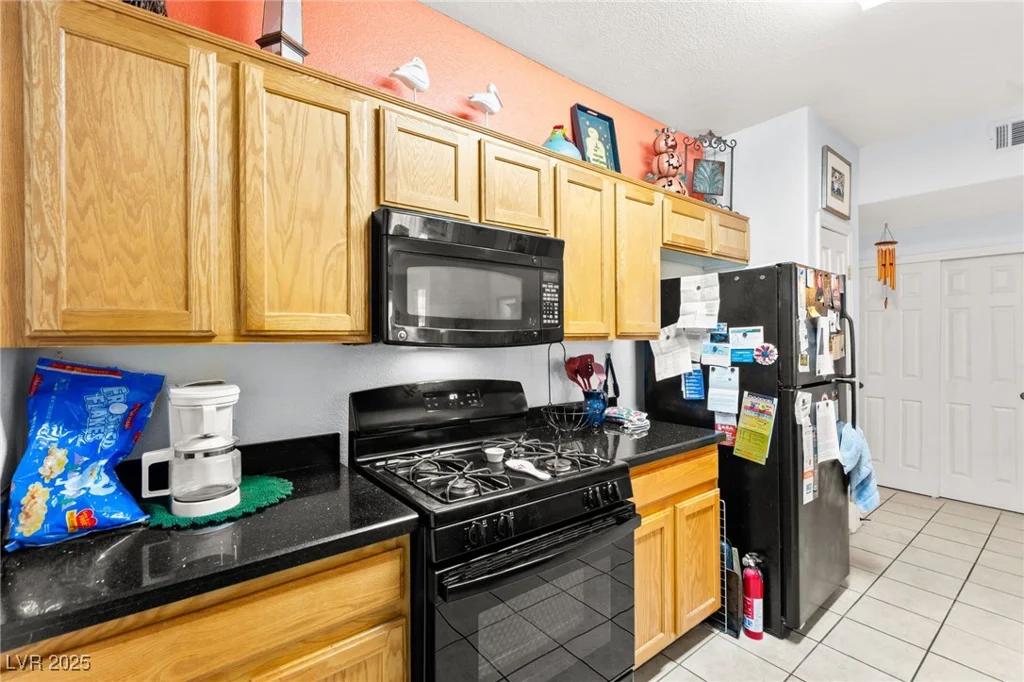 5855 Valley, North Las Vegas, NV 89031
