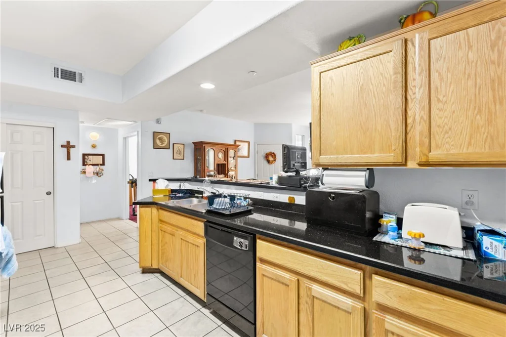 5855 Valley, North Las Vegas, NV 89031