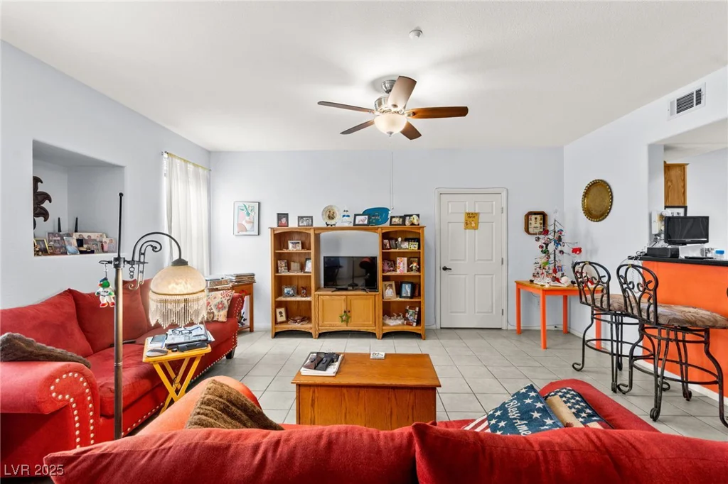 5855 Valley, North Las Vegas, NV 89031