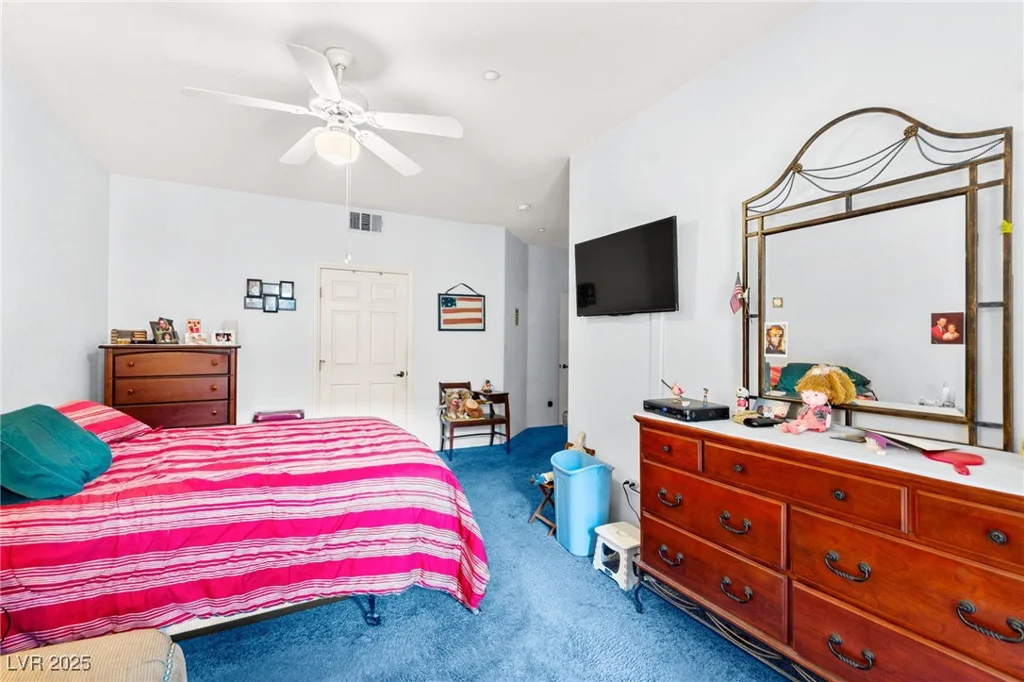 5855 Valley, North Las Vegas, NV 89031