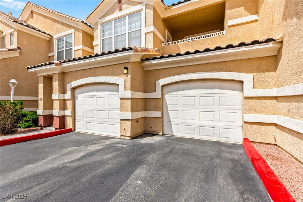 5855 Valley, North Las Vegas, NV 89031