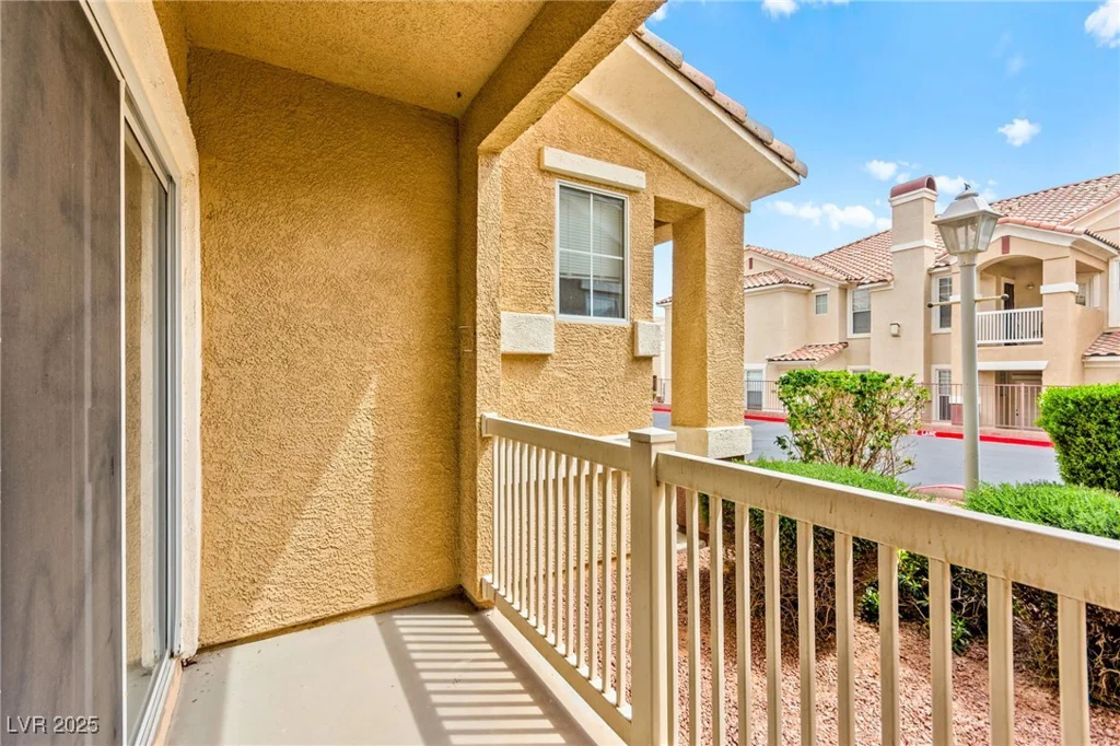 5855 Valley, North Las Vegas, NV 89031