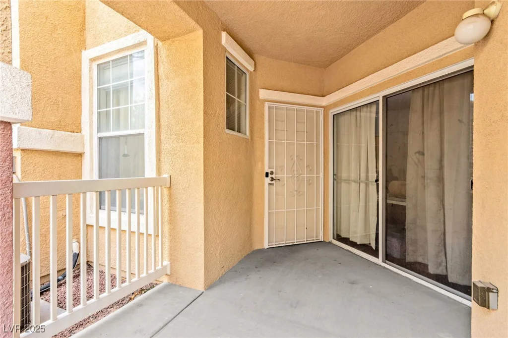 5855 Valley, North Las Vegas, NV 89031
