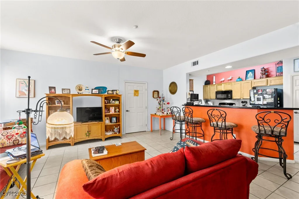 5855 Valley, North Las Vegas, NV 89031