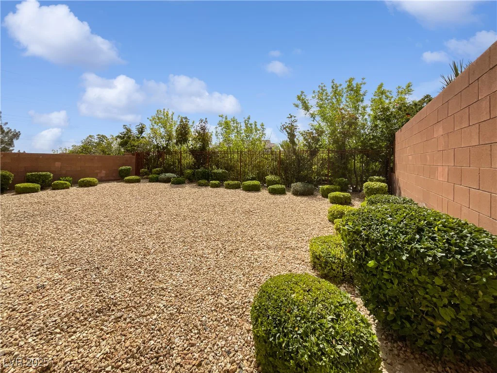10715 Lenore Park, Las Vegas, NV 89166