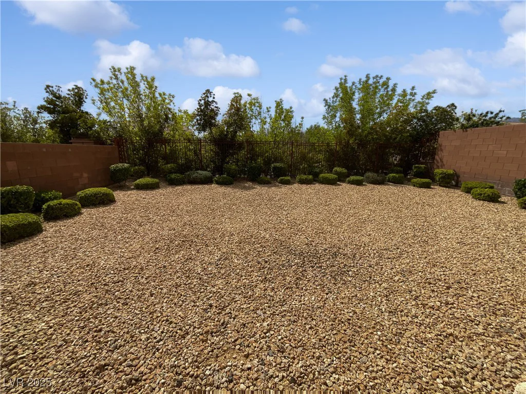 10715 Lenore Park, Las Vegas, NV 89166