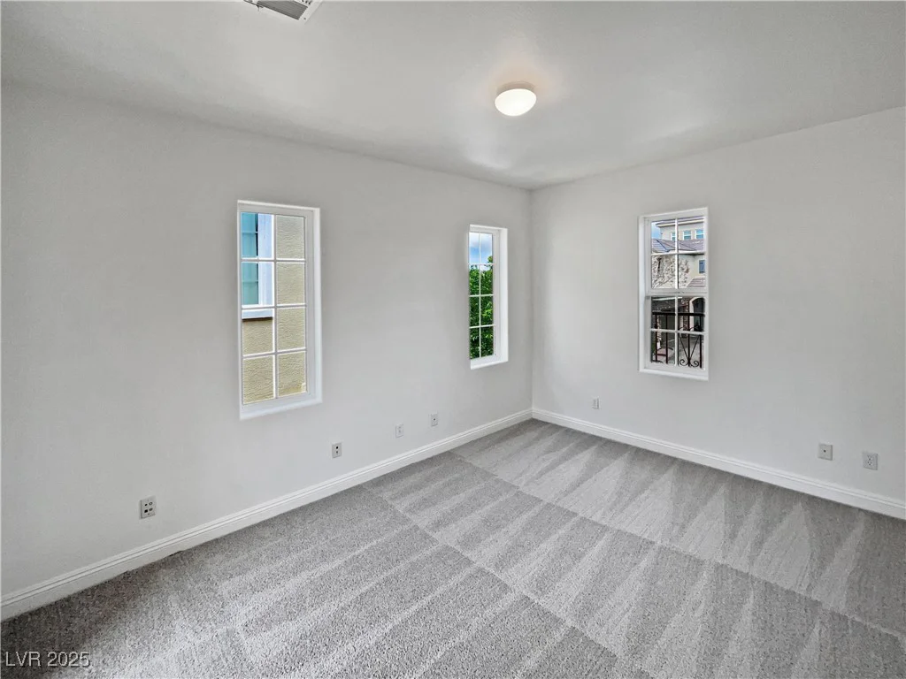 10715 Lenore Park, Las Vegas, NV 89166