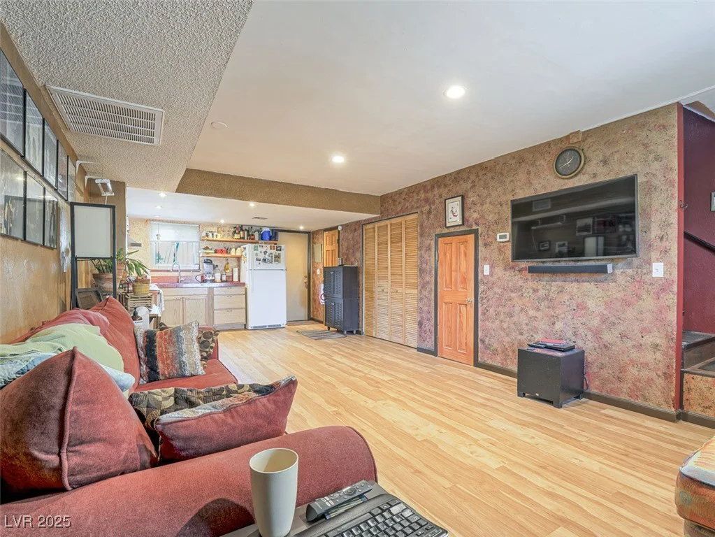438 Las Casitas, Las Vegas, NV 89121