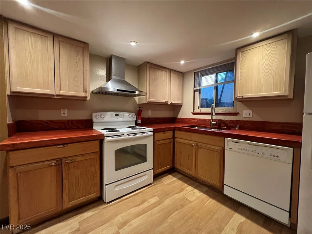 438 Las Casitas, Las Vegas, NV 89121