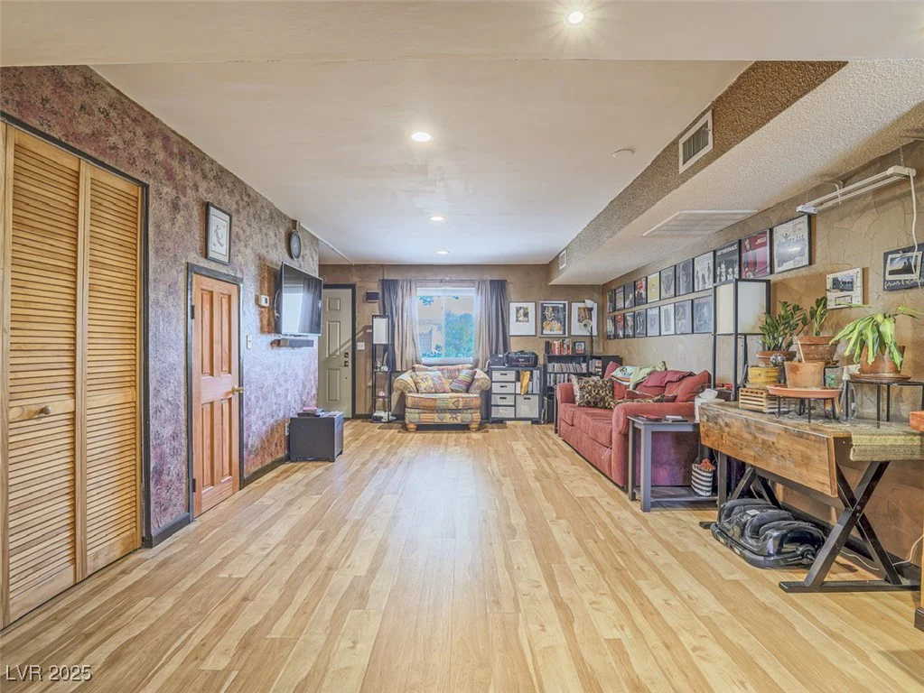 438 Las Casitas, Las Vegas, NV 89121