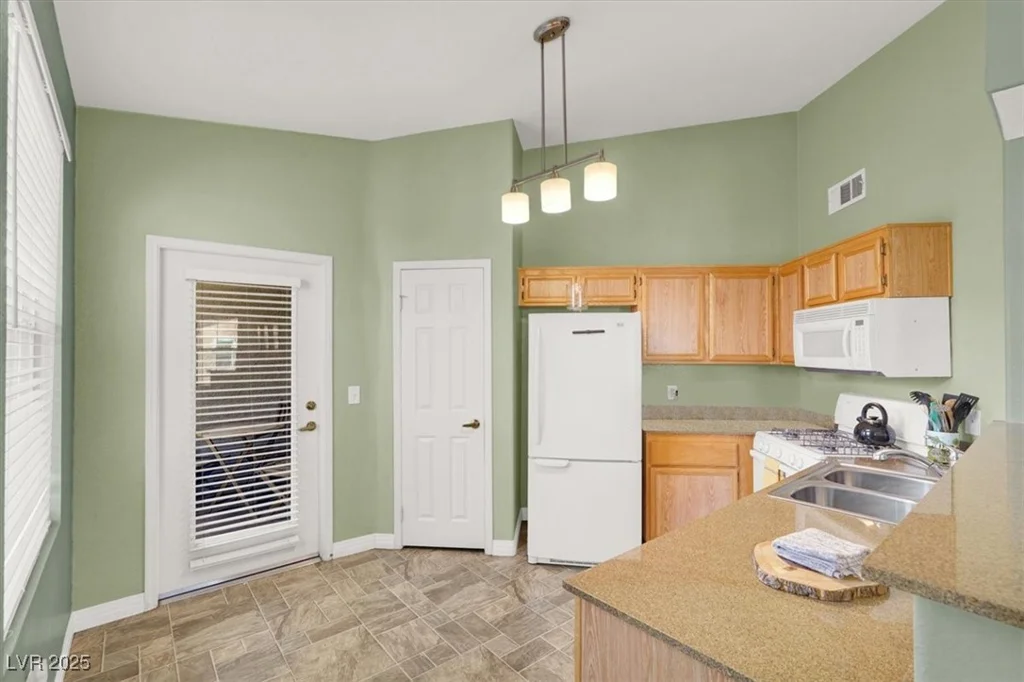 10001 Peace, Las Vegas, NV 89147