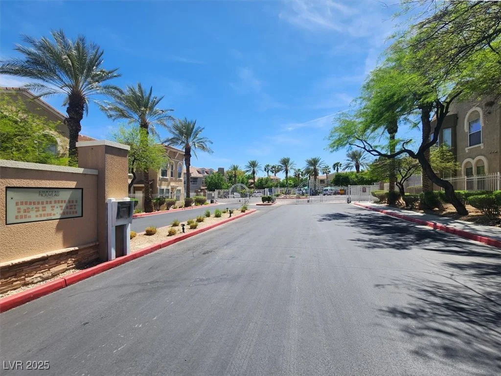 10001 Peace, Las Vegas, NV 89147