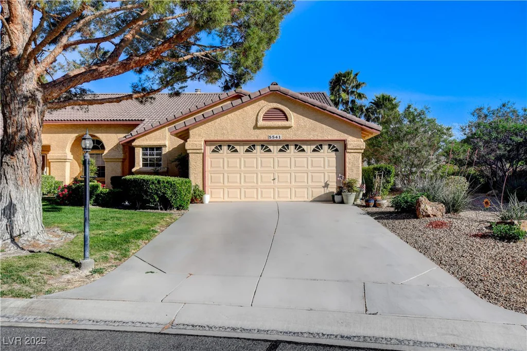 5541 Port Barrington, Las Vegas, NV 89130