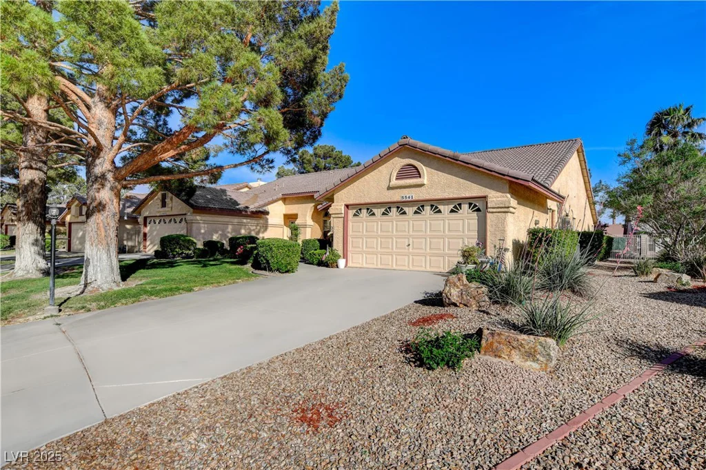 5541 Port Barrington, Las Vegas, NV 89130