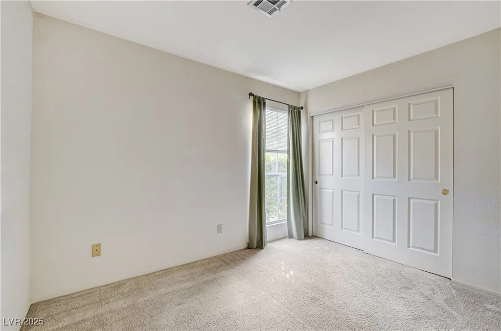 5541 Port Barrington, Las Vegas, NV 89130