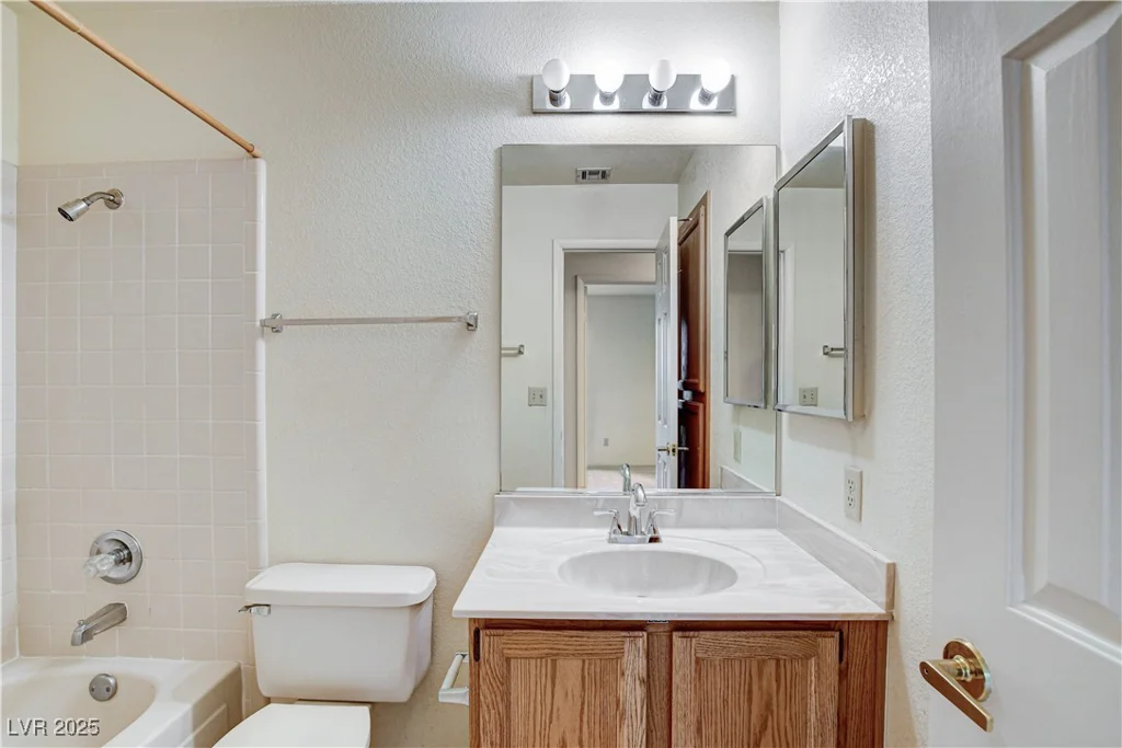 5541 Port Barrington, Las Vegas, NV 89130