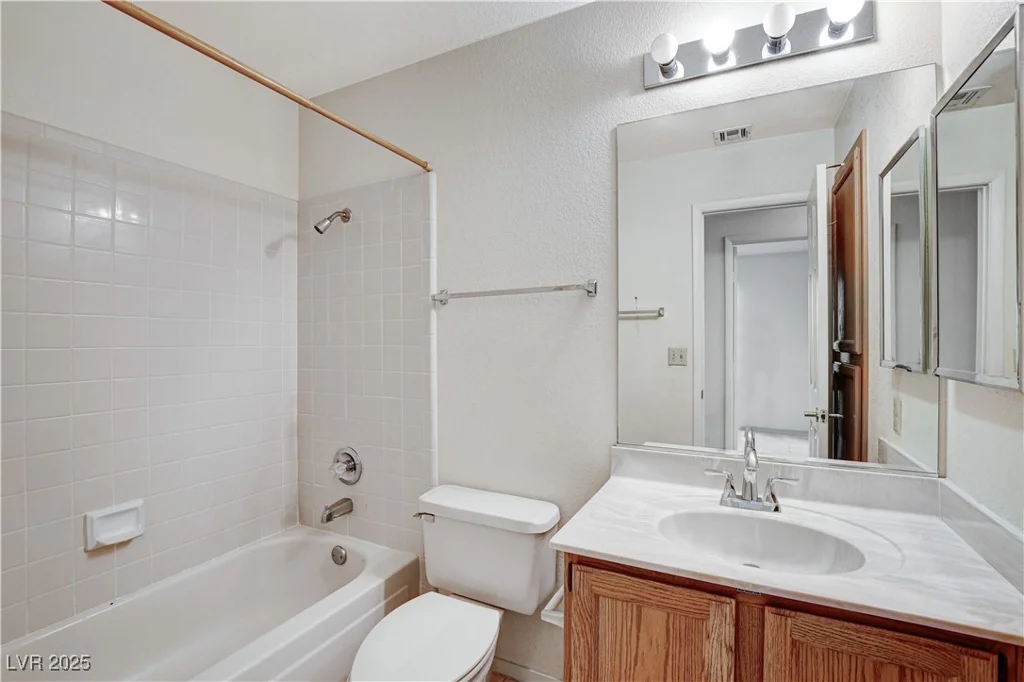 5541 Port Barrington, Las Vegas, NV 89130