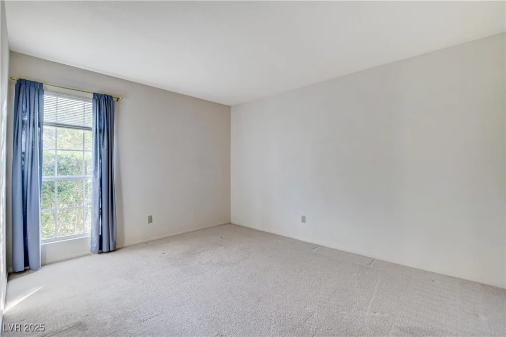 5541 Port Barrington, Las Vegas, NV 89130
