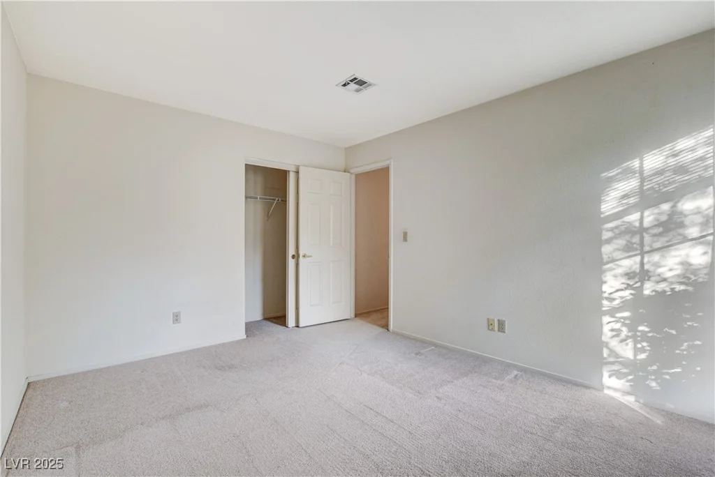 5541 Port Barrington, Las Vegas, NV 89130