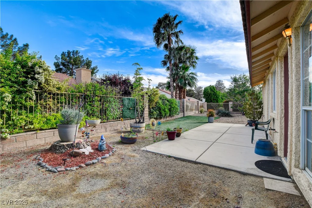 5541 Port Barrington, Las Vegas, NV 89130