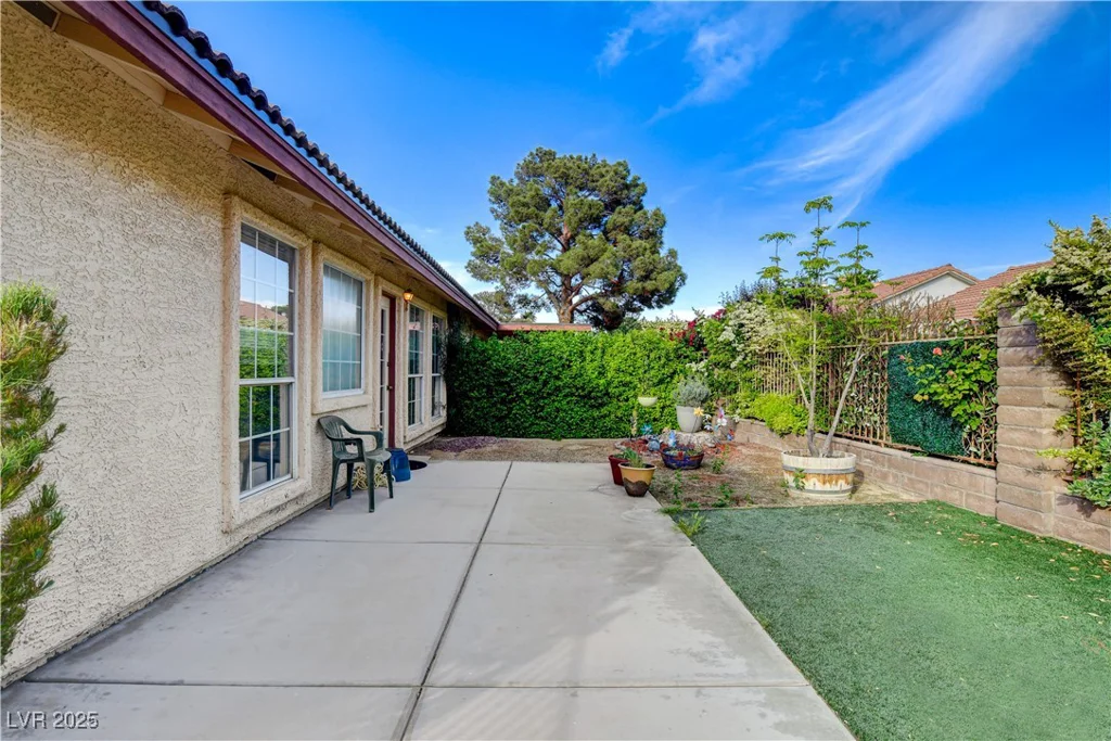 5541 Port Barrington, Las Vegas, NV 89130