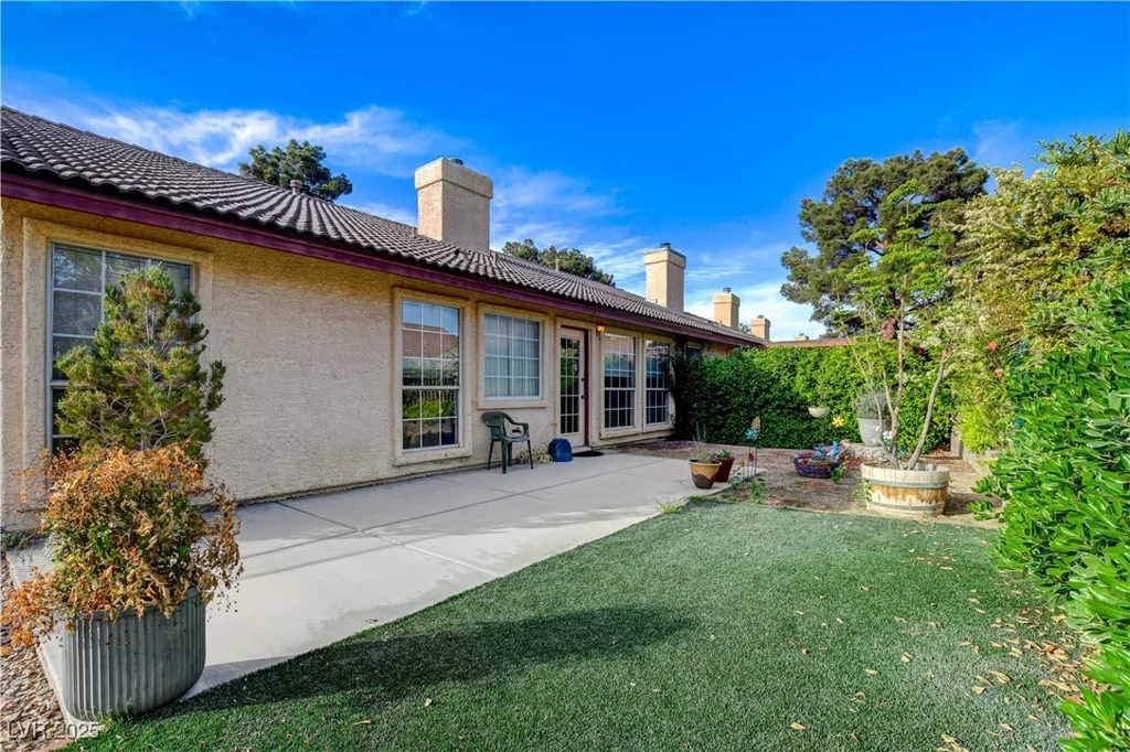 5541 Port Barrington, Las Vegas, NV 89130