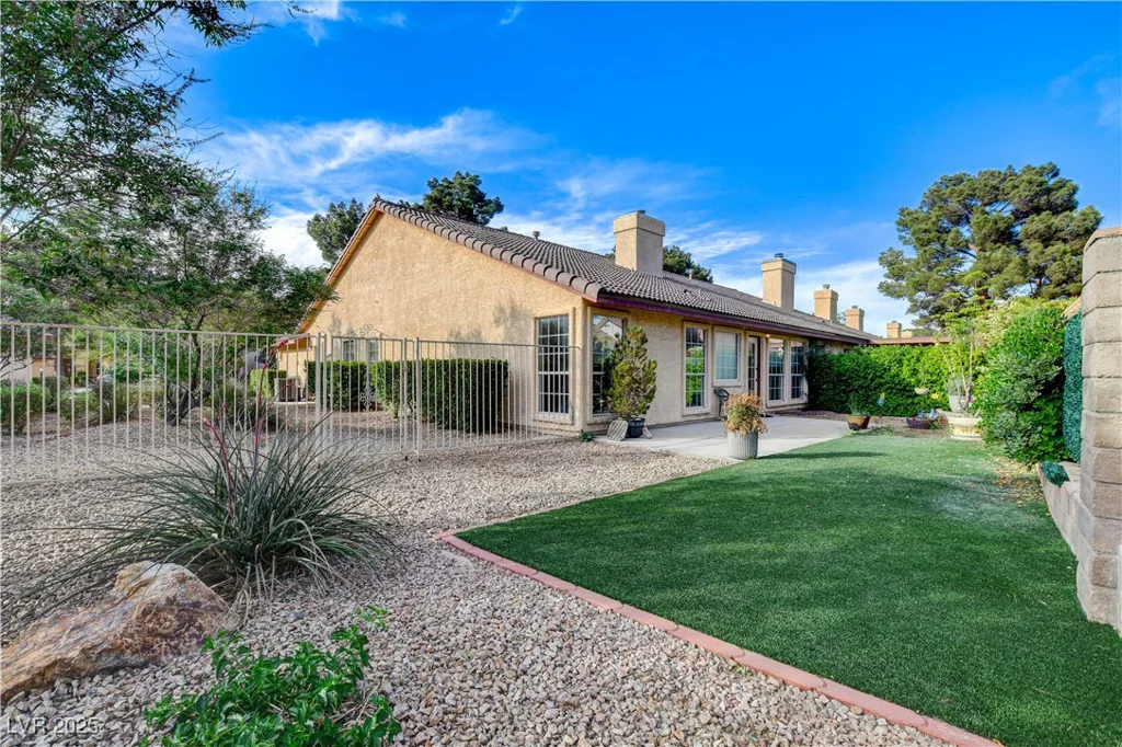 5541 Port Barrington, Las Vegas, NV 89130