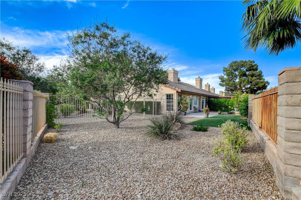 5541 Port Barrington, Las Vegas, NV 89130