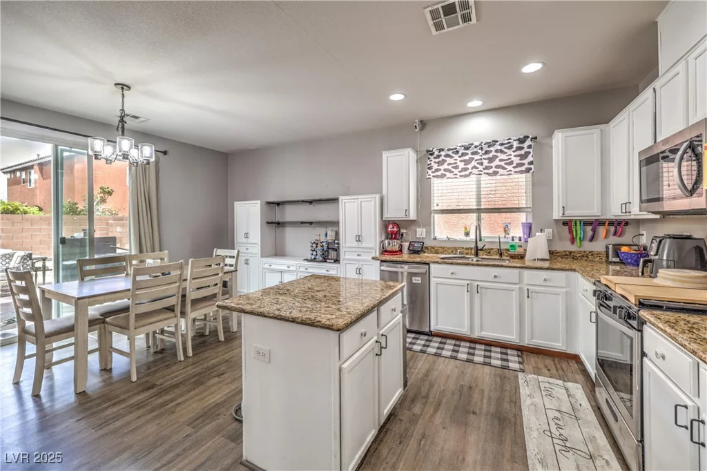 7898 Red Rock Ridge, Las Vegas, NV 89179
