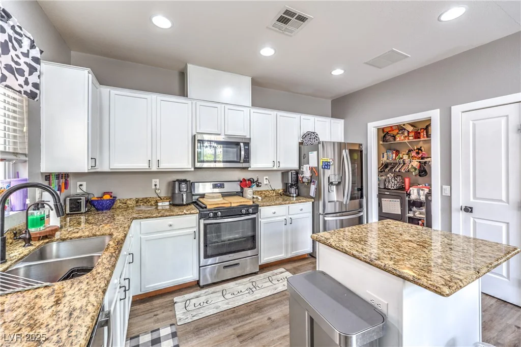 7898 Red Rock Ridge, Las Vegas, NV 89179