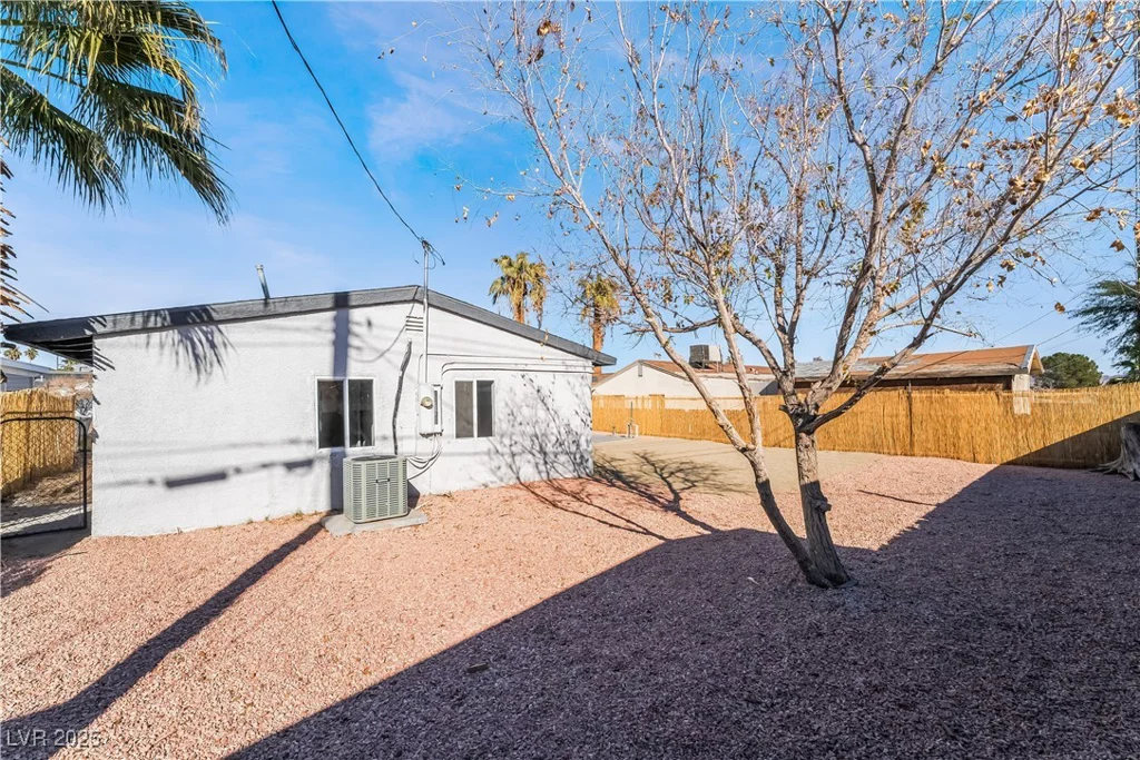 1720 Hassett, Las Vegas, NV 89104
