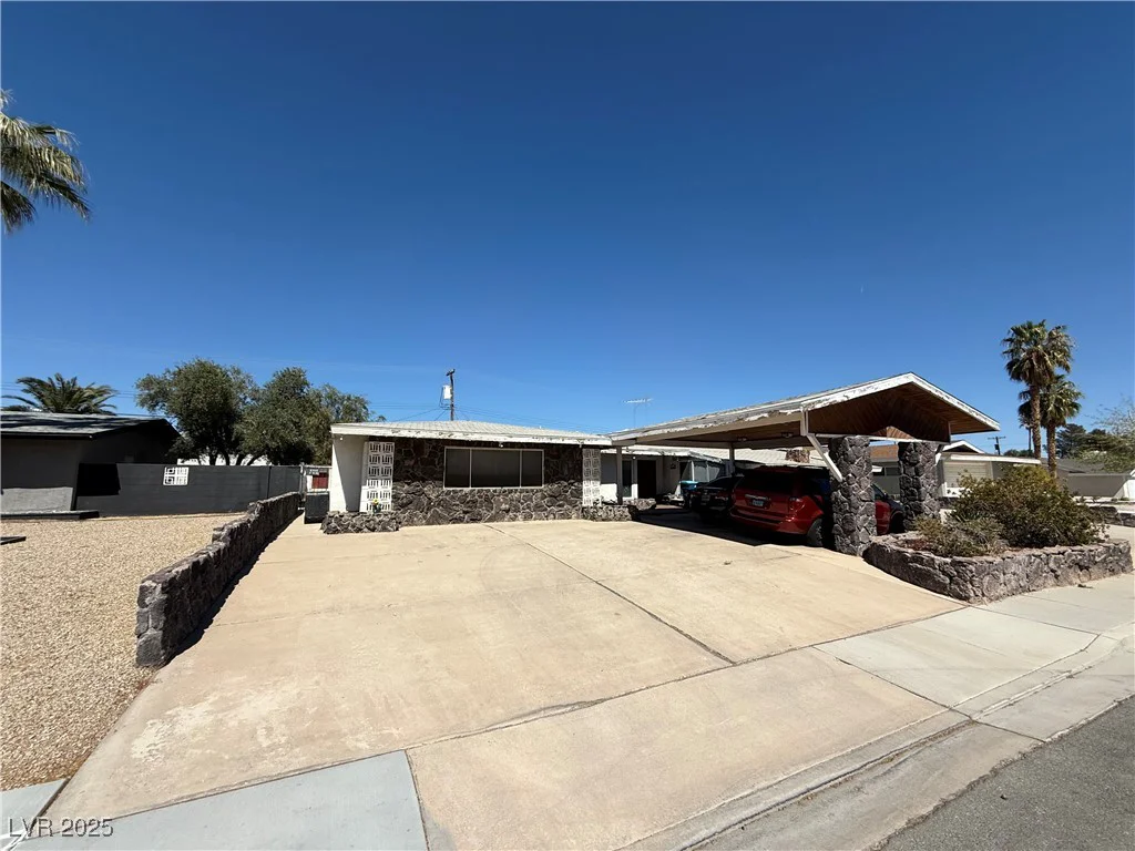 1674 Seneca, Las Vegas, NV 89169