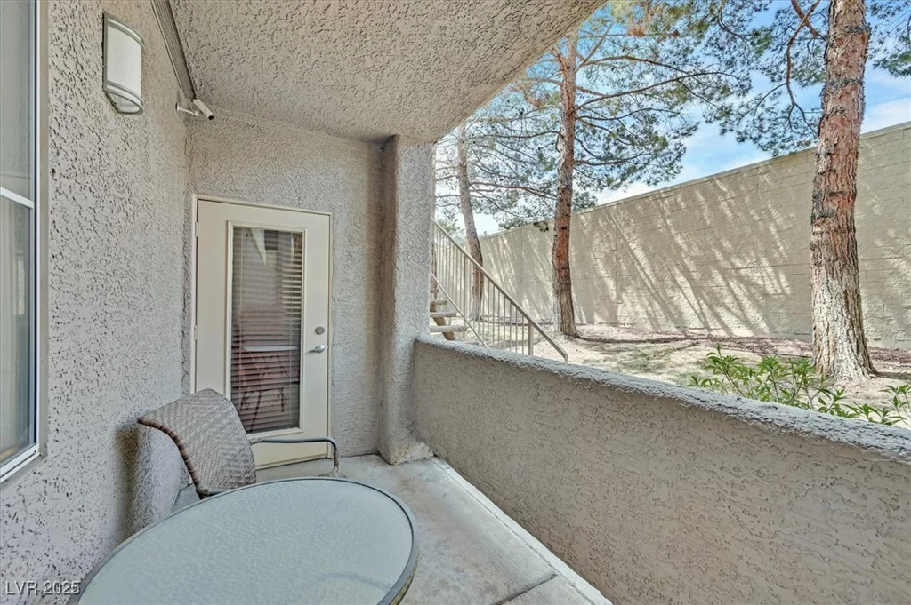 5250 Rainbow, Las Vegas, NV 89118