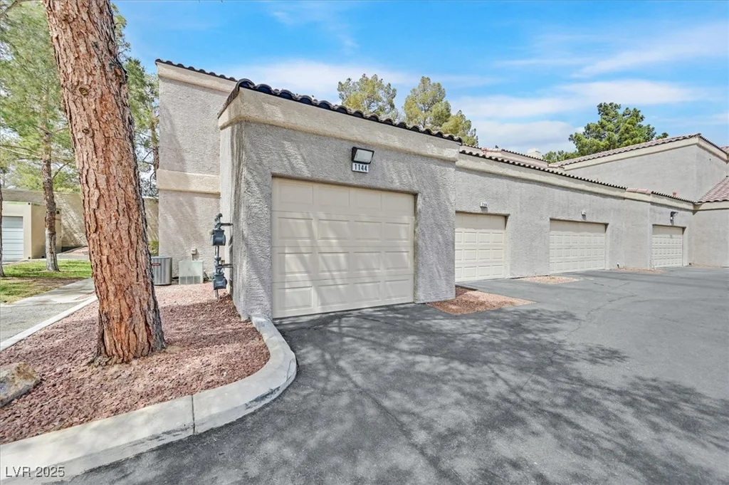 5250 Rainbow, Las Vegas, NV 89118