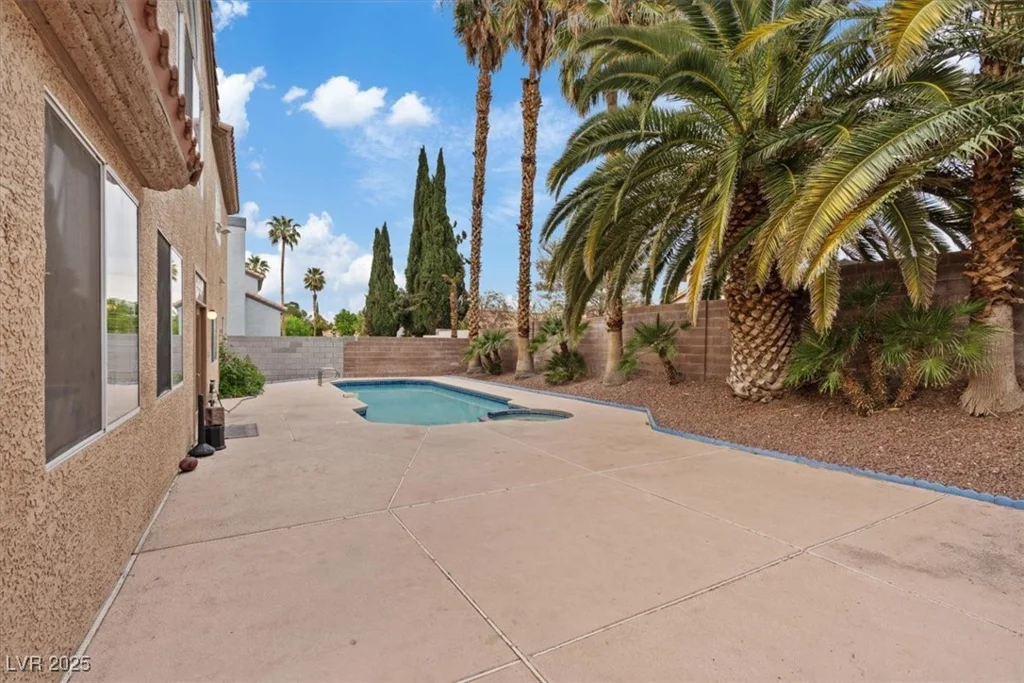 7808 Brook Valley, Las Vegas, NV 89123