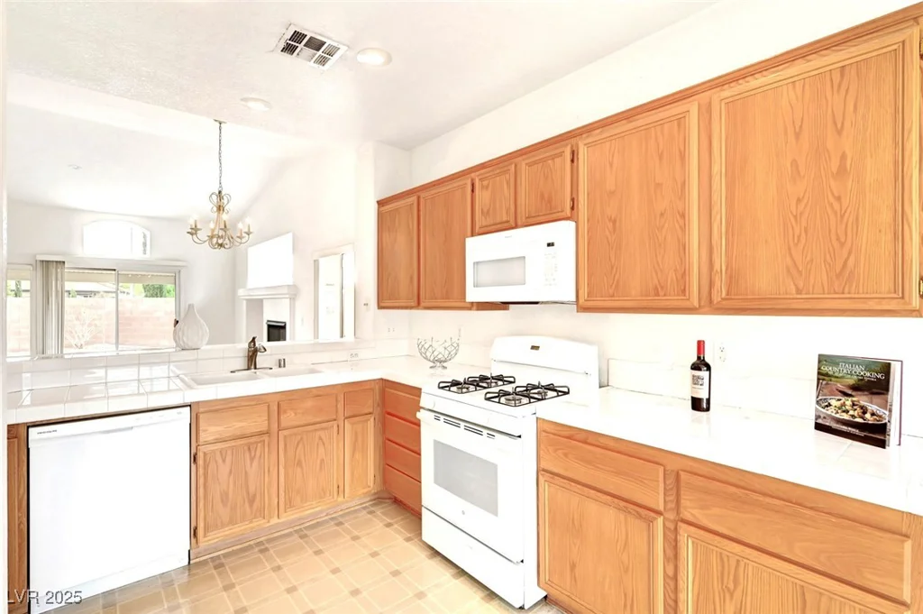 8120 Backpacker, Las Vegas, NV 89131
