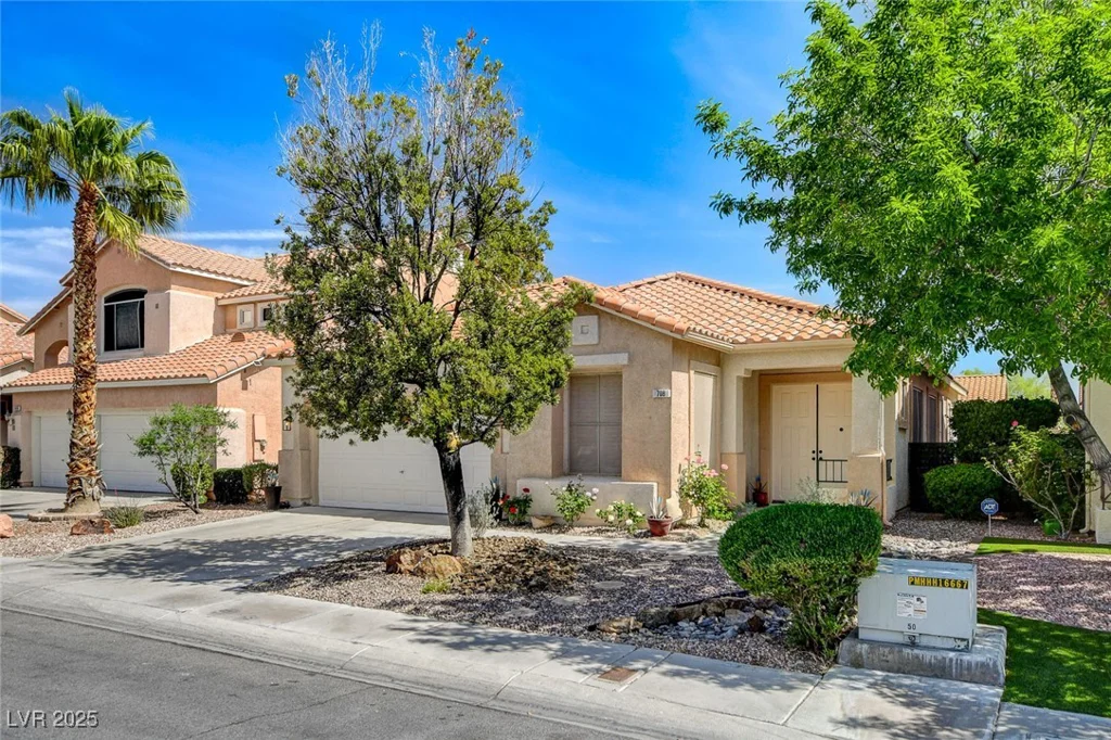 708 Canterbury Cross, Las Vegas, NV 89144
