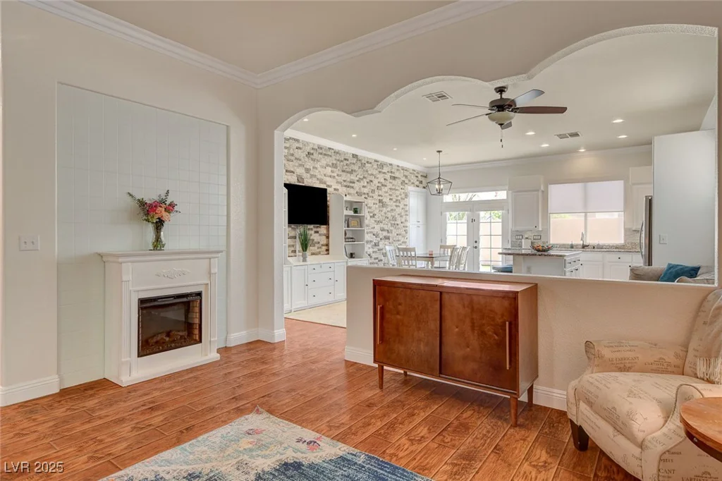 708 Canterbury Cross, Las Vegas, NV 89144