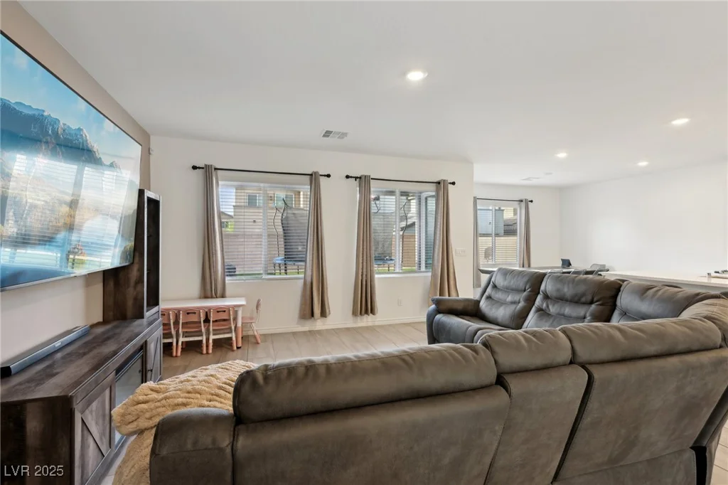 4347 Outlook Vista, North Las Vegas, NV 89084
