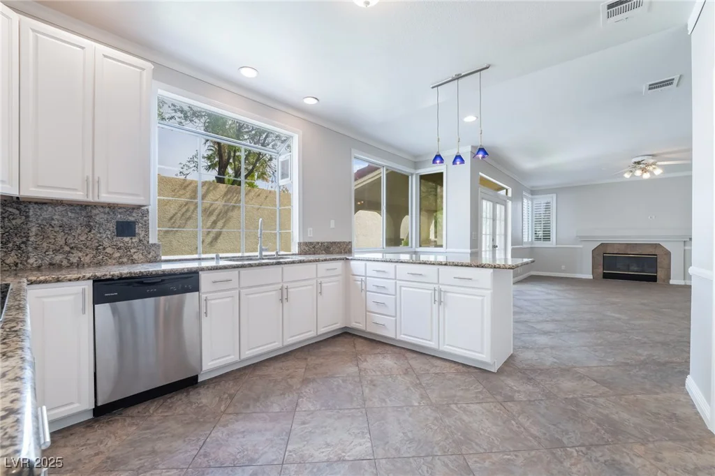 7632 Spruce Run, Las Vegas, NV 89128