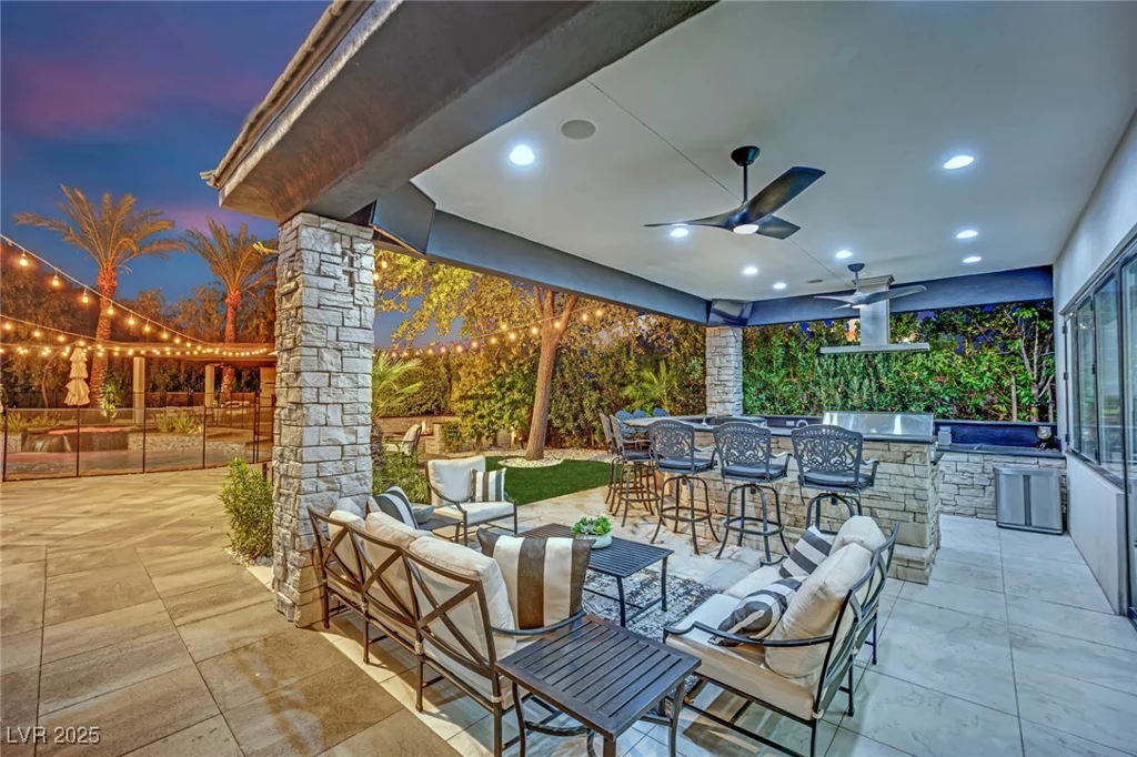 2208 Point Rock, Las Vegas, NV 89134