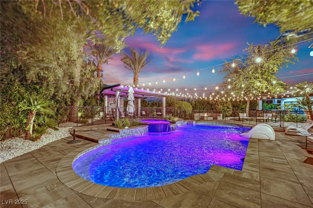 2208 Point Rock, Las Vegas, NV 89134