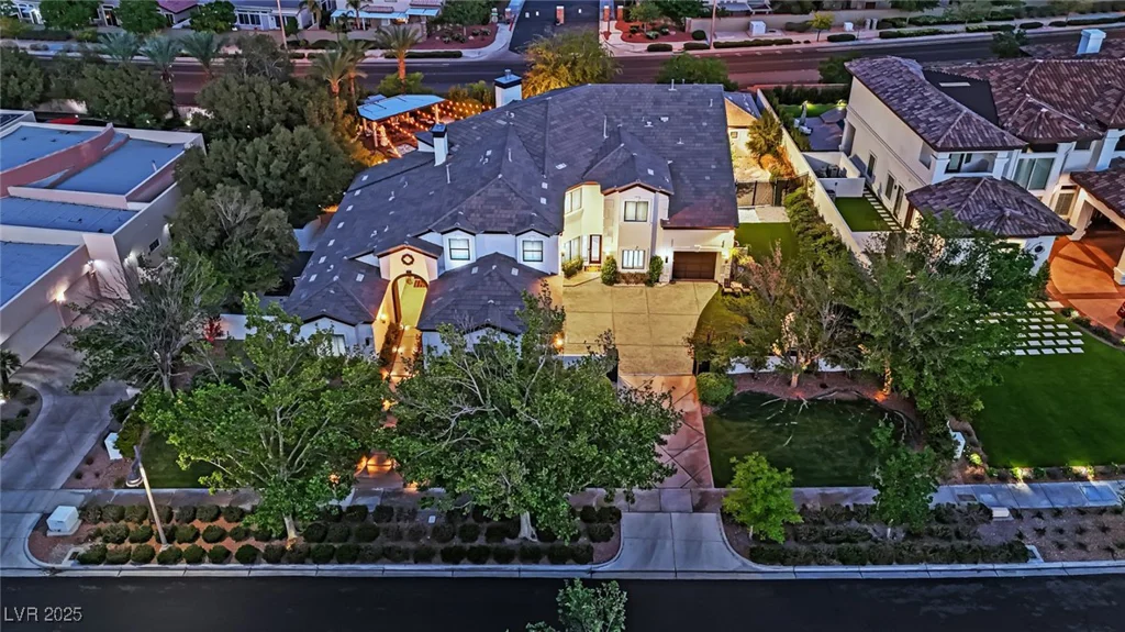 2208 Point Rock, Las Vegas, NV 89134
