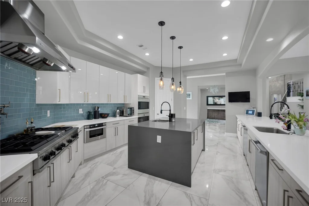 2208 Point Rock, Las Vegas, NV 89134