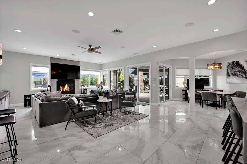2208 Point Rock, Las Vegas, NV 89134