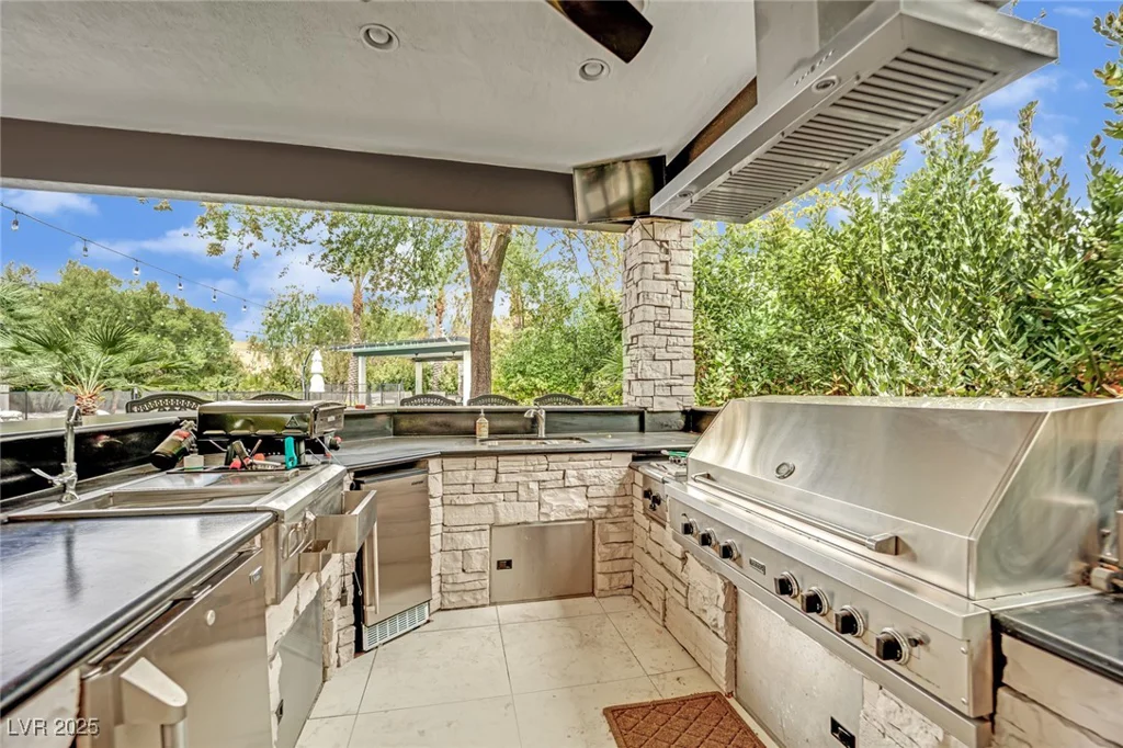 2208 Point Rock, Las Vegas, NV 89134