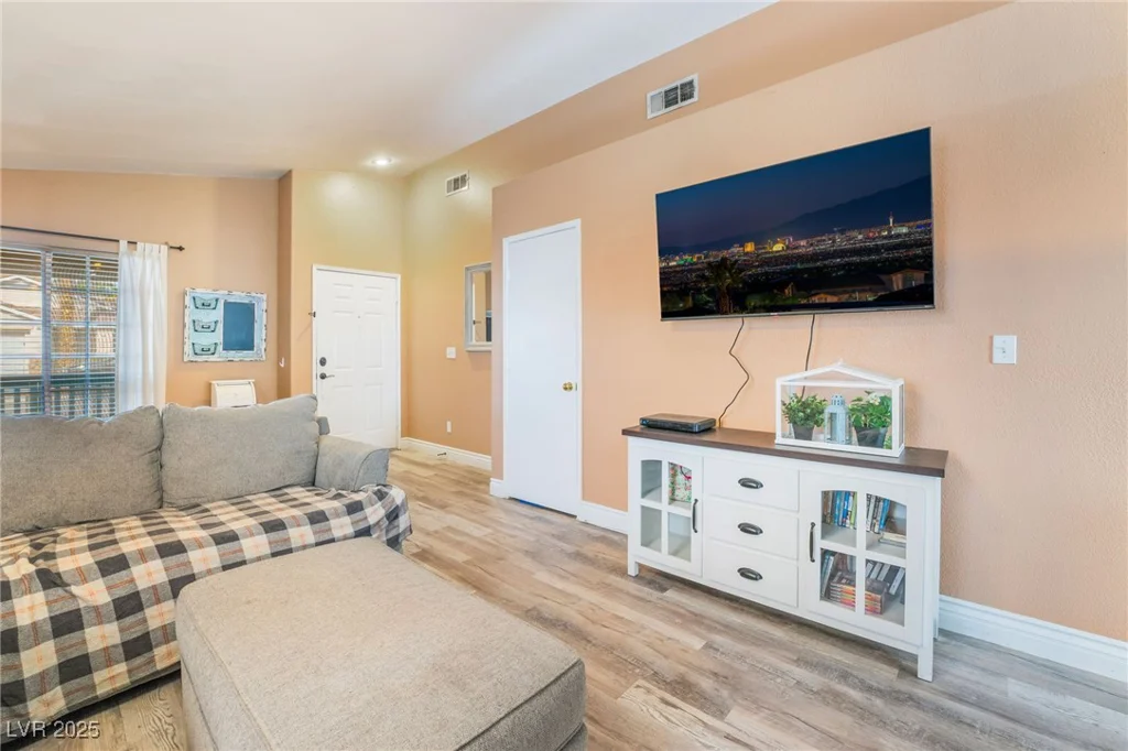 5532 Sentinel Bridge, Las Vegas, NV 89130