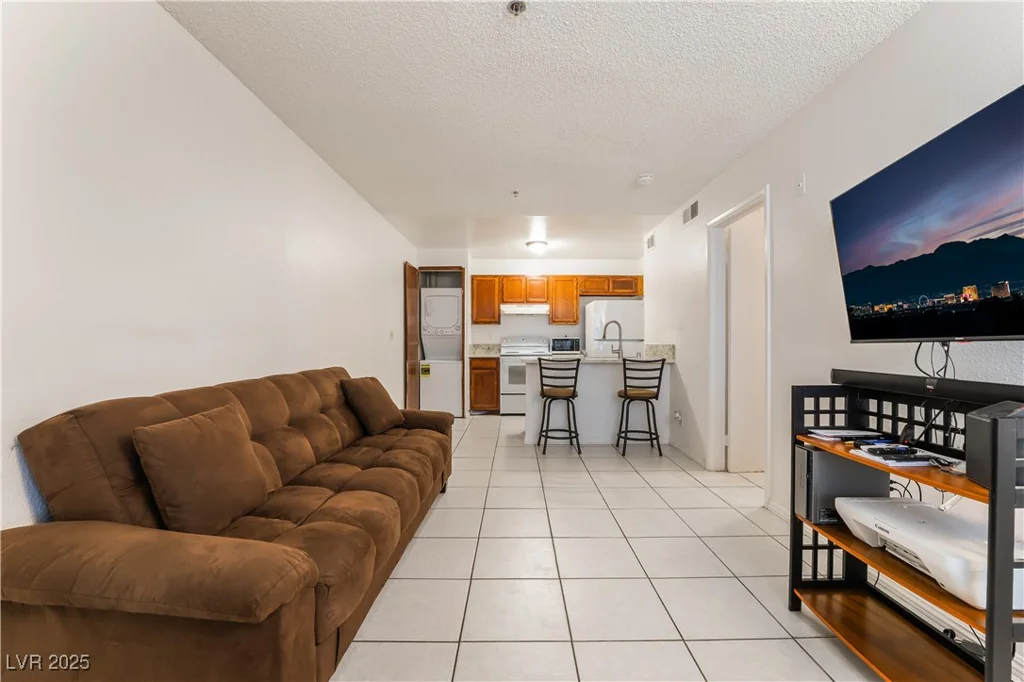 1361 University, Las Vegas, NV 89119